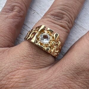 Elegant Gold Ring with Crystal Accent 18KHGE Sz 8.75